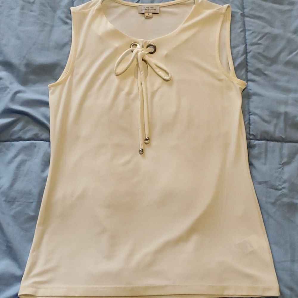 Tahari cream/white top